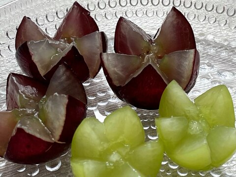 巨峰やマスカットでお花のような「葡萄の飾り切り」